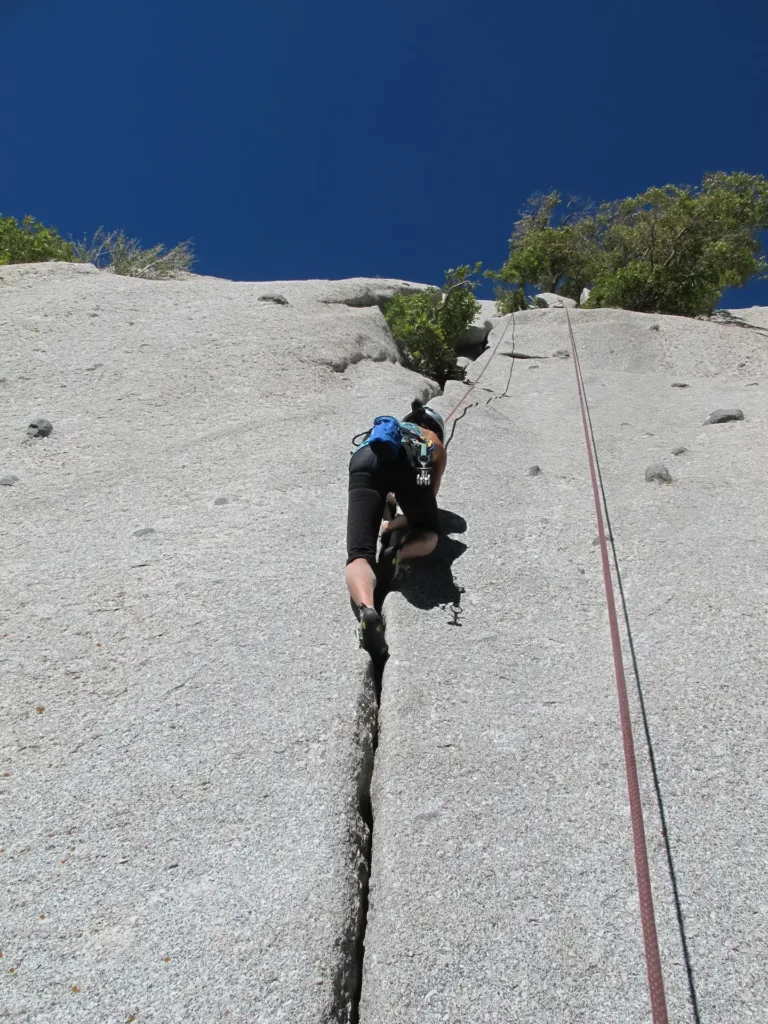 rock trad climbing Jamming Bushwhack Crack uma